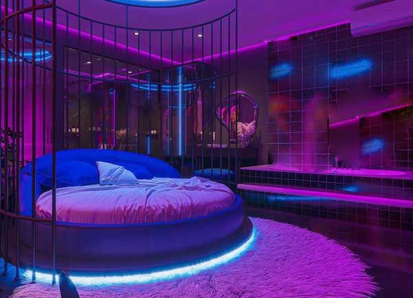 Thiết Kế Khách Sạn Tình Yêu Với Điểm Nhấn Ánh Sáng LED