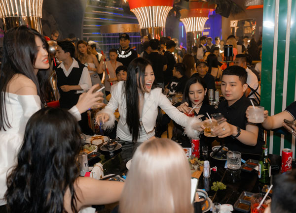 Nhà hàng Lounge Baby Chill Thiết kế thi công bởi KTV DECOR