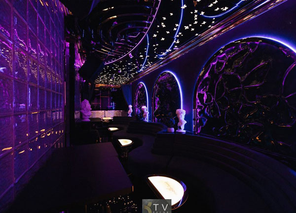 Không gian tiếp khách trần sao huyền ảo tại Moth Lounge KTV Decor thiết kế