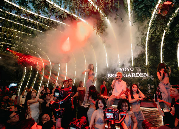 Set up tổ chức tiệc đa dạng tại Beer Garden YoYo Central