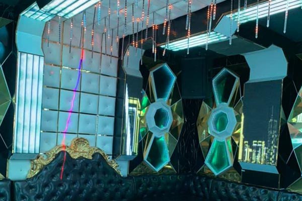 Báo giá thiết kế thi công phòng karaoke hiện đại KTV73